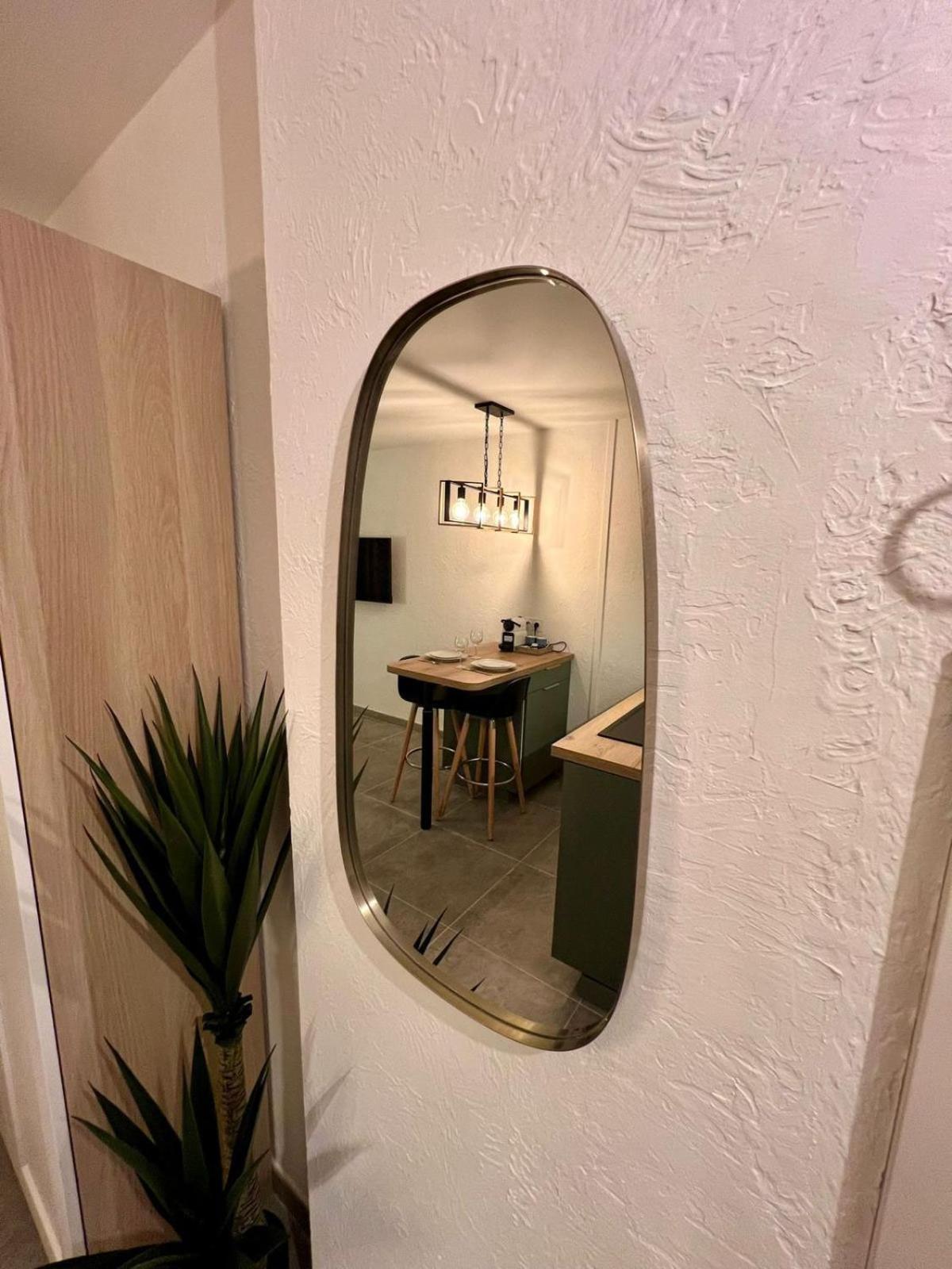 Studio Climatise, Cosy Et Calme Au Centre Ville Antibes Exteriér fotografie